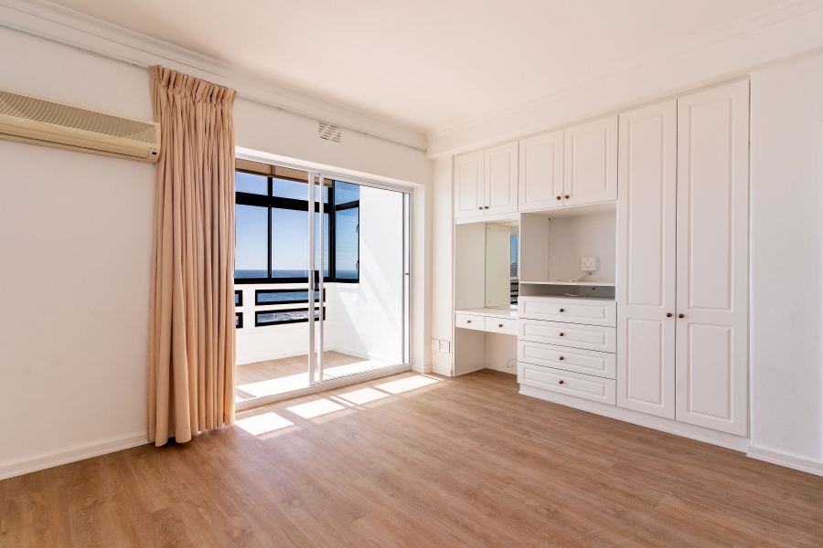 3 Bedroom Property for Sale in Sea Point Western Cape
